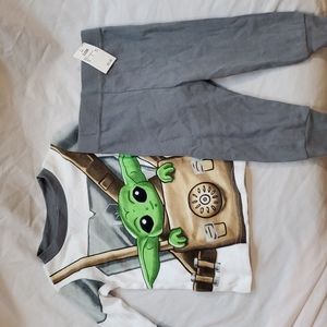 🌟3/$10 12mo baby Yoda pajamas